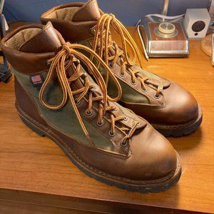 Danner Mountain Light Timber 9EE (Fits Like 9.5D)